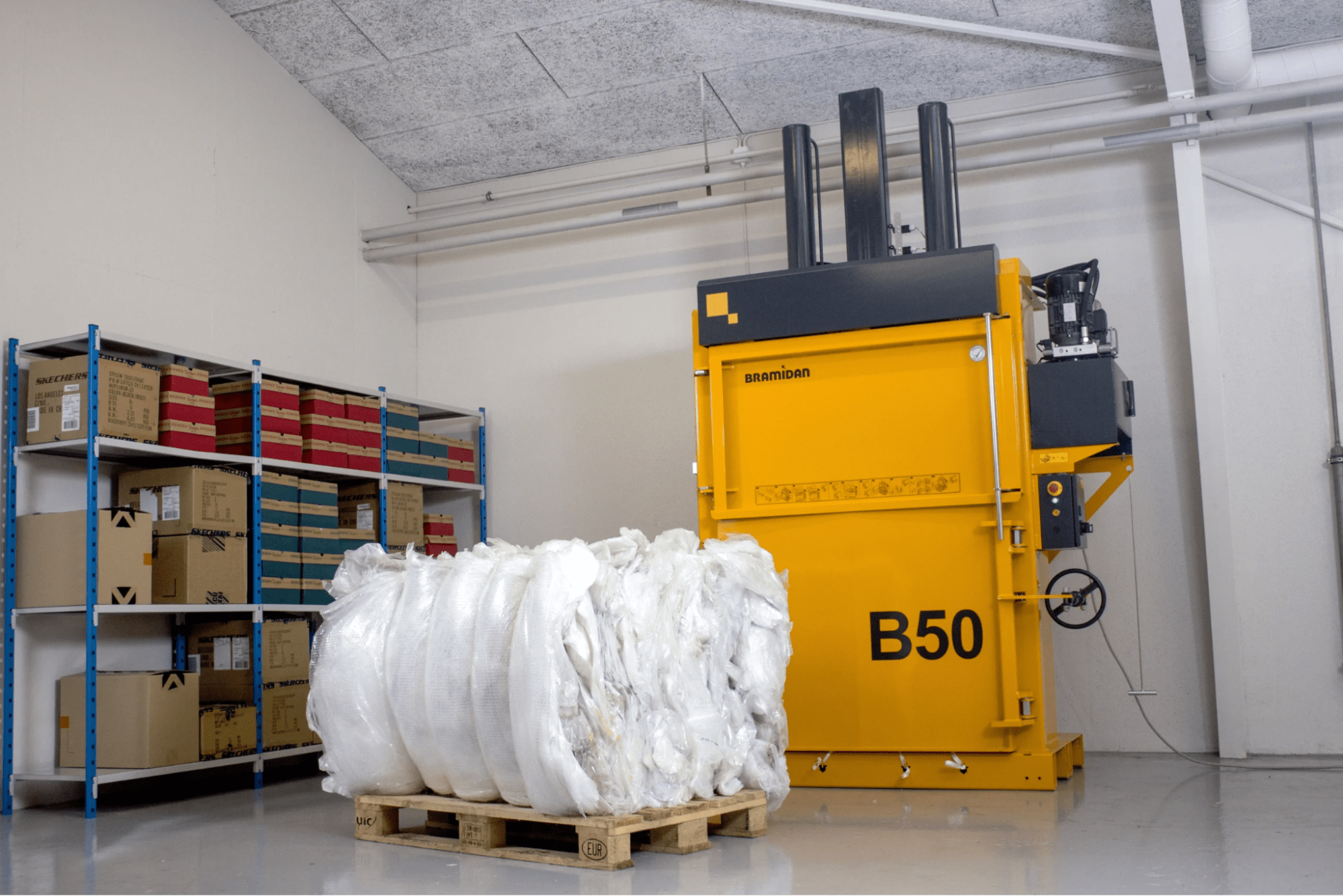 Vertical Balers for Smaller Facilities